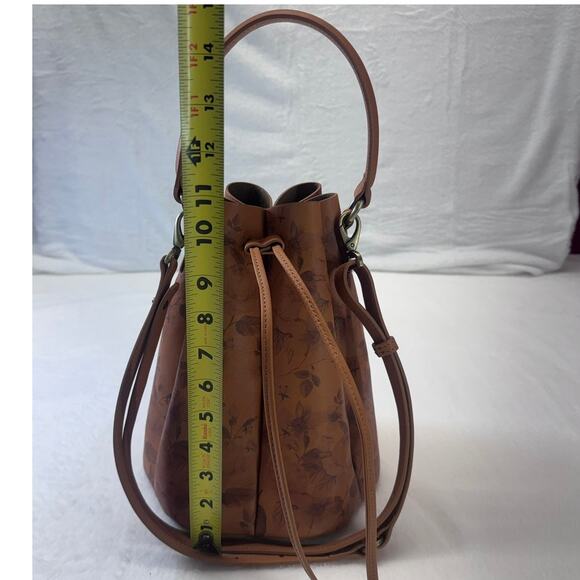 Sundance Made in Italy Brown Floral Leather Bucket Crossbody Bag RemoveableStrap - Picture 14 of 16